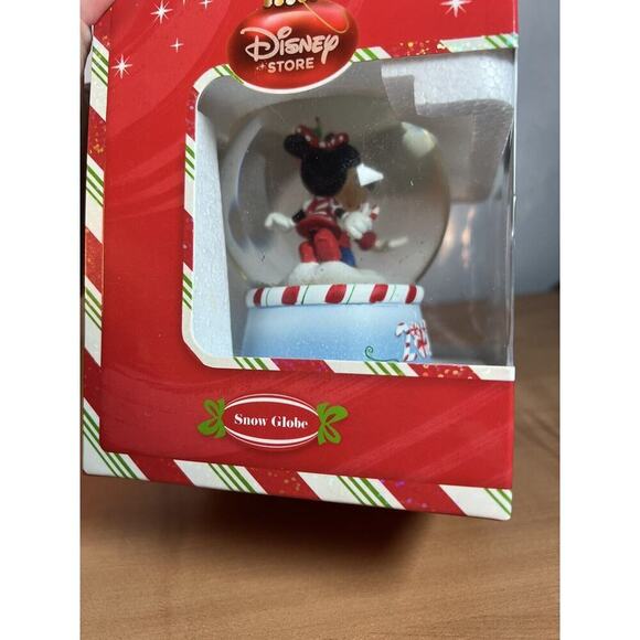 Disney Store Minnie Kissing Mickey Christmas 2010 4.5" Tall Snow Globe - Picture 7 of 7